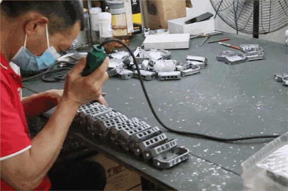 宝武镁业：镁合金现在价格有显着优势促进了客户运用镁合金代替其他资料现在在中大件上代替快一些如仪表盘支架、座椅支架和座椅结构、显示屏背板、电驱壳体等现已量产