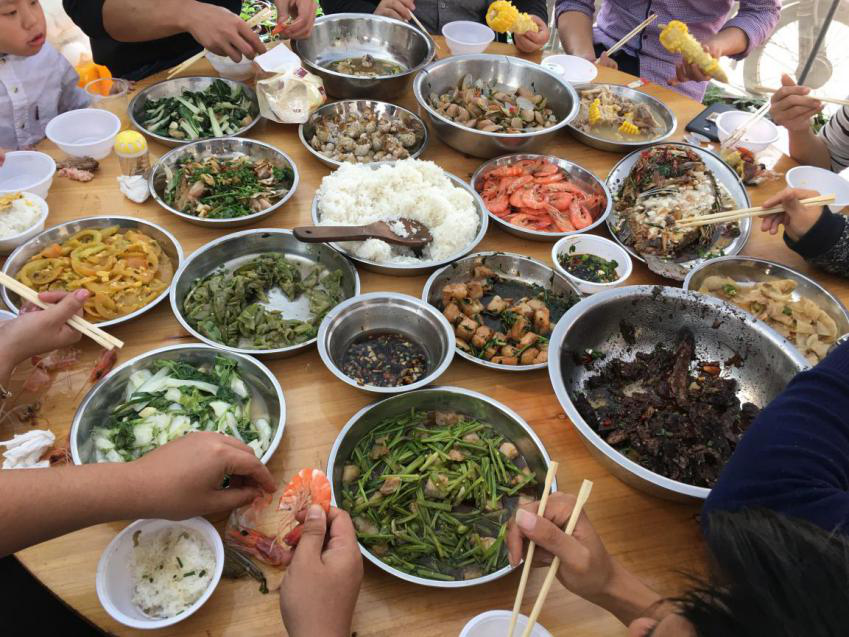 华银压铸厂吃饭图